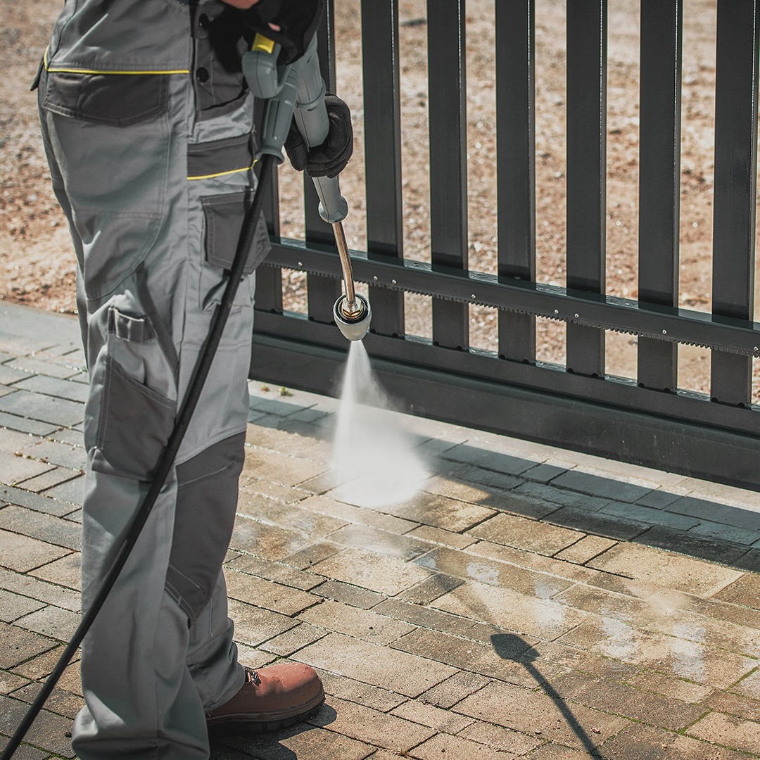High Water Jet Pressure FACADE HIGH WATER JET CLEANING FACADE HIGH WATER JET CLEANING